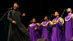 earl bynum & the mount unity choir 3