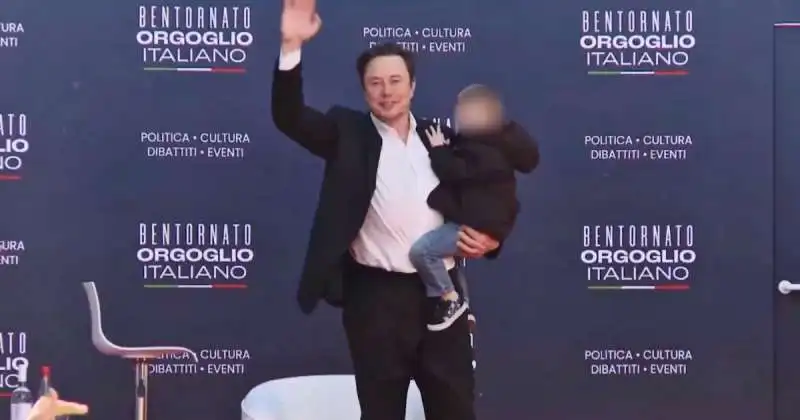 elon musk e il figlio ad atreju