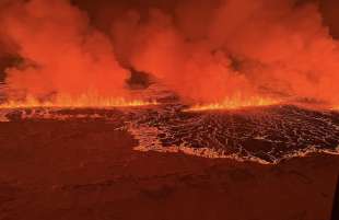 eruzione vulcano fagradalsfjall nella penisola di reykjanek, islanda 10