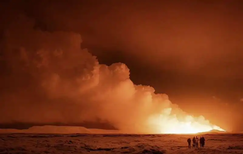 eruzione vulcano fagradalsfjall nella penisola di reykjanek, islanda   13