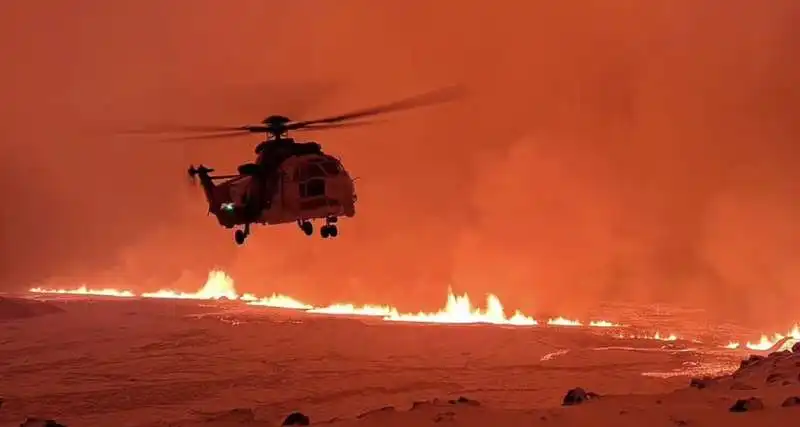 eruzione vulcano fagradalsfjall nella penisola di reykjanek, islanda   17