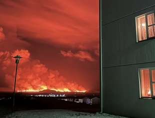 eruzione vulcano fagradalsfjall nella penisola di reykjanek, islanda 2