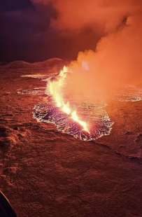 eruzione vulcano fagradalsfjall nella penisola di reykjanek, islanda 7