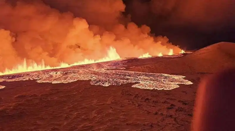 eruzione vulcano fagradalsfjall nella penisola di reykjanek, islanda   9