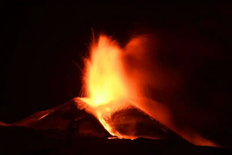 ETNA ERUTTA - 1