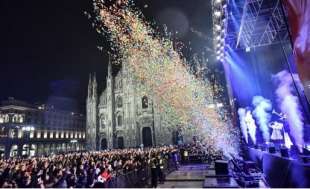 FESTEGGIAMENTI DI CAPODANNO IN PIAZZA DEL DUOMO A MILANO