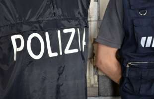 FINTI POLIZIOTTI