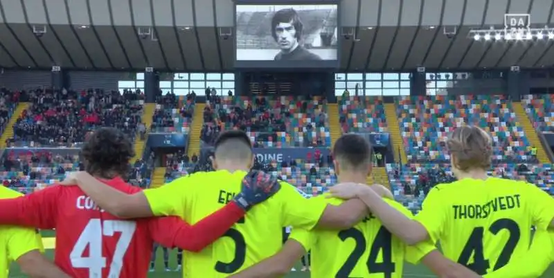 foto di paolo pulici mostrata per errore allo stadio friuli 2