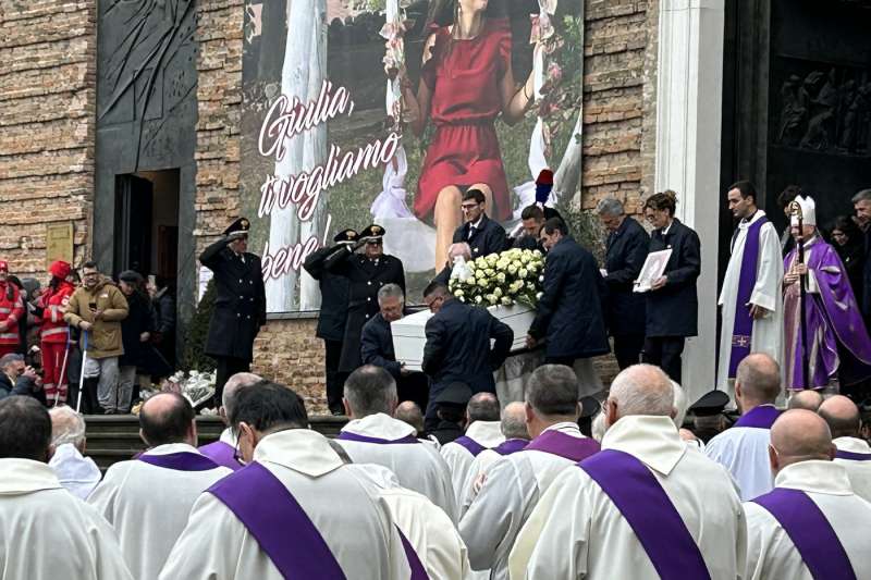 funerali di giulia cecchettin 13