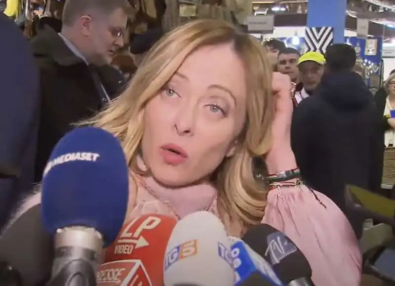 giorgia meloni   punto stampa a milano   2