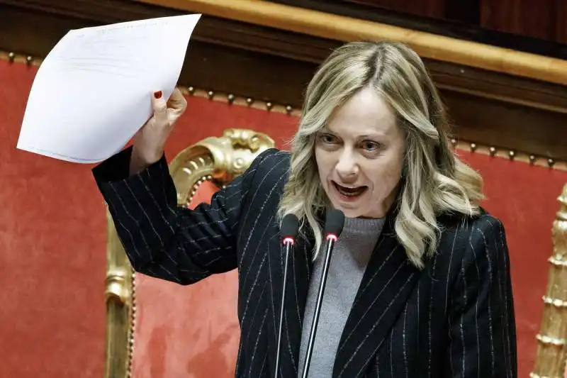 giorgia meloni sventola il fax di luigi di maio sul mes in senato 