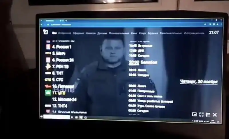 gli ucraini hackerano le tv della crimea e trasmettono discorso di zelensky   5