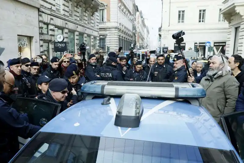 gretini a via del corso   17