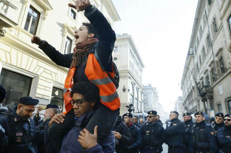 gretini a via del corso 8