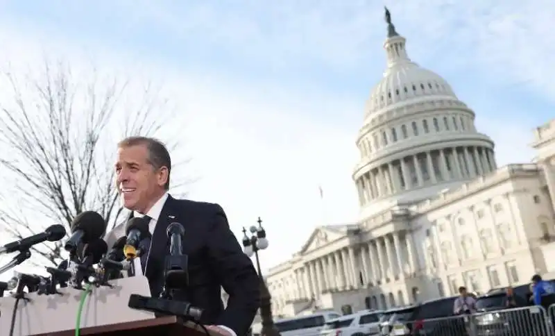 HUNTER BIDEN DAVANTI A CAPITOL HILL