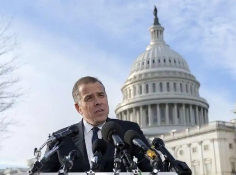 HUNTER BIDEN DAVANTI A CAPITOL HILL