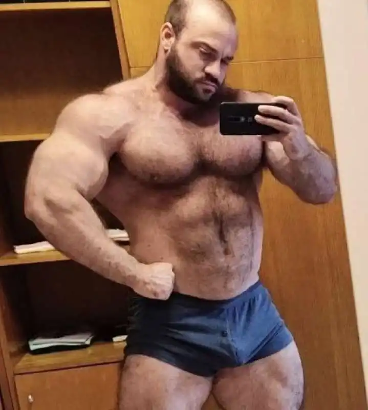 IL BODYBUILDER SPAGNOLO  ALFREDO MARTIN