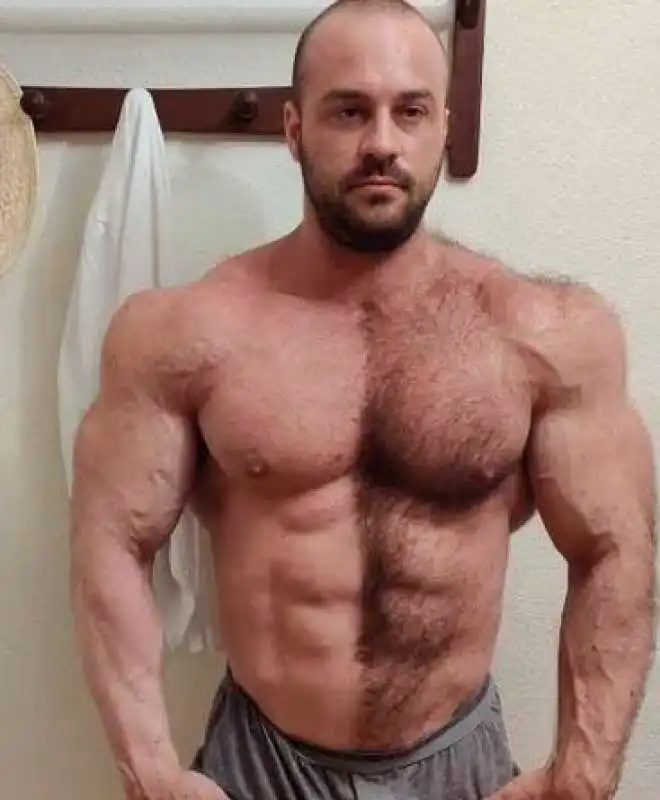 IL BODYBUILDER SPAGNOLO  ALFREDO MARTIN