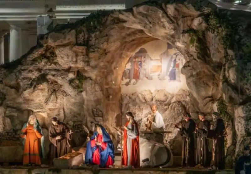 il presepe 2023 di piazza san pietro 