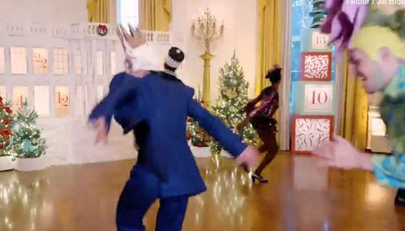 il video di natale di jill biden 6