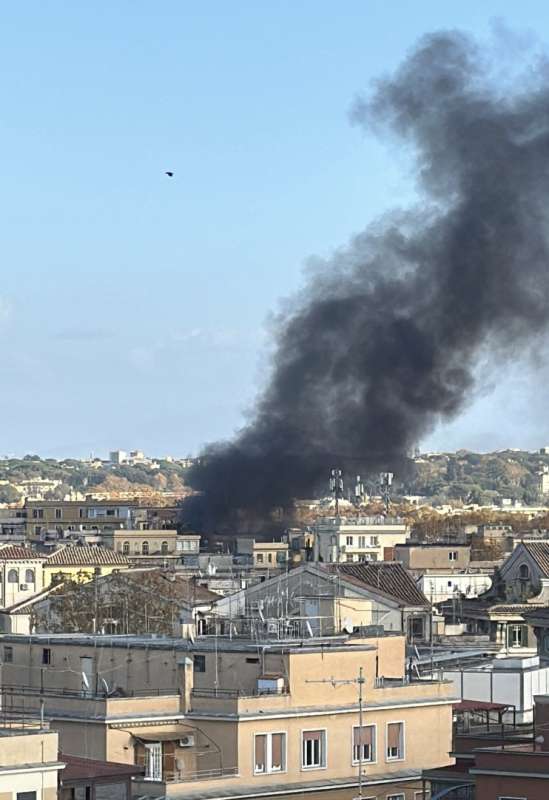 incendio a roma 3