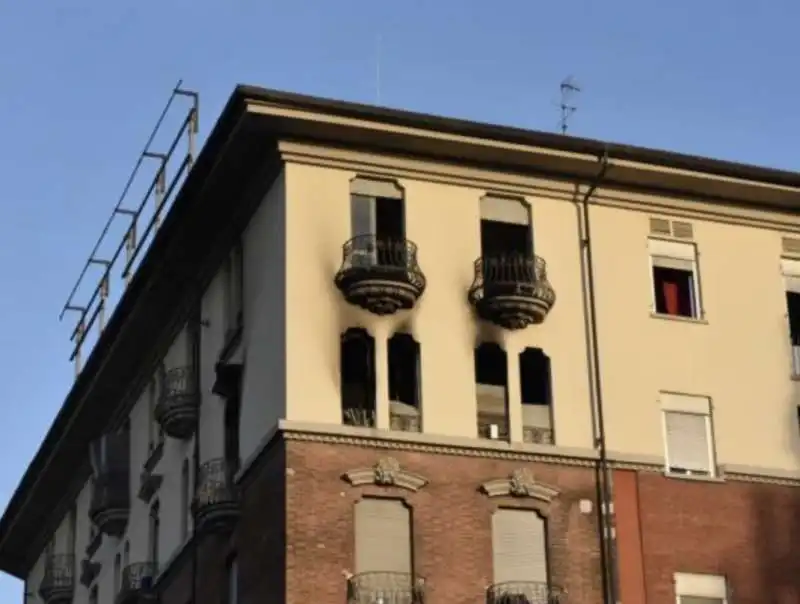 incendio in un palazzo di piazza baldissera a torino   1