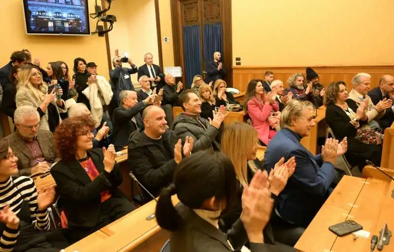 invitati alla conferenza stampa  foto di bacco