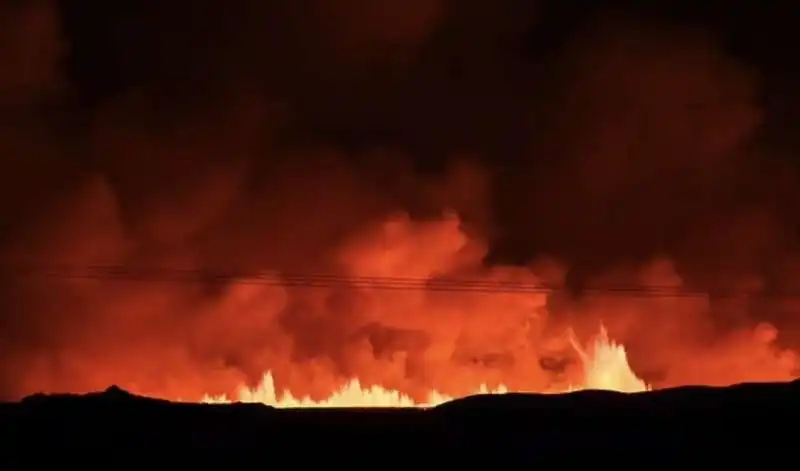 islanda   eruzione vulcano nella penisola di reykjanes   3