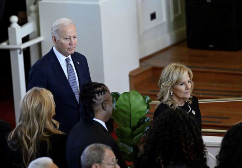 joe e jill biden alla camera ardente di rosalynn carter