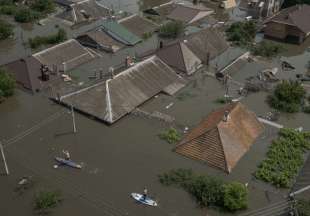 kherson dopo che i russi hanno abbattuto la diga