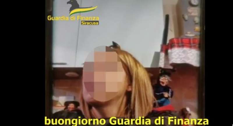 la guardia di finanza interrompe la vendita di prodotti contraffatti 2