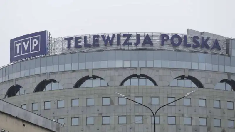 la sede della tv pubblica polacca   tvp  1