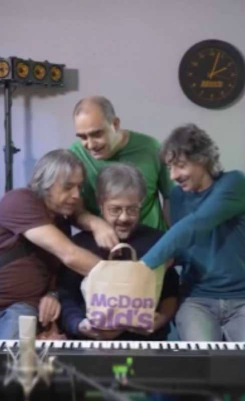 lo spot di elio e le storie tese per mcdonald 2