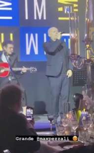 max pezzali e tananai alla cena di natale dell inter 2