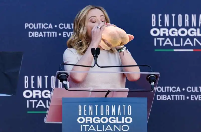 MEME SU GIORGIA MELONI AD ATREJU 