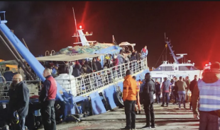 MIGRANTI A LAMPEDUSA A NATALE