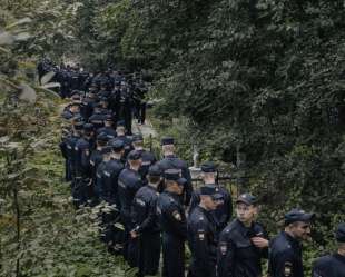 militari schierati per il funerale di prigozhin