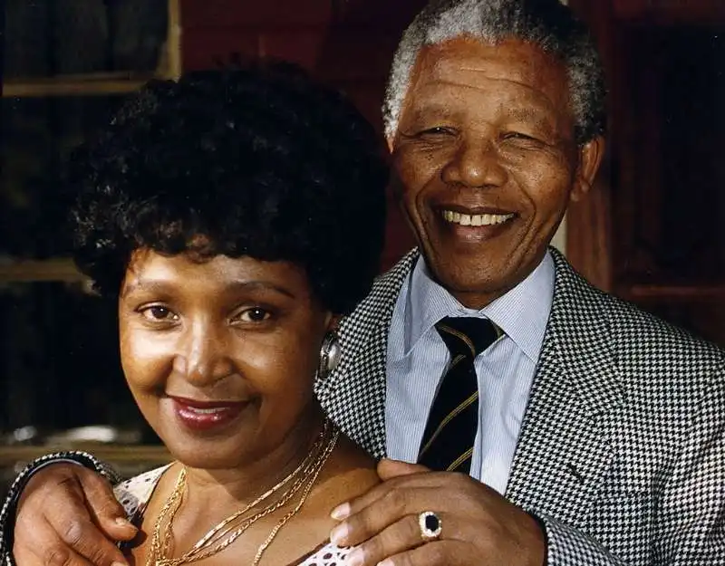 nelson mandela e la moglie winnie 2