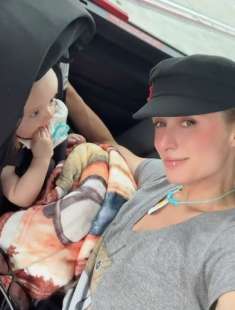 paris hilton e il figlio phoenix 2