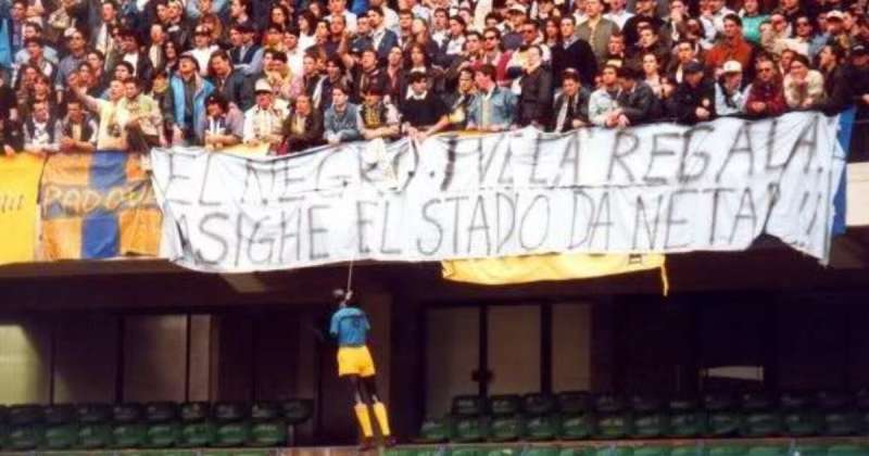 proteste tifosi verona contro maickel ferrier