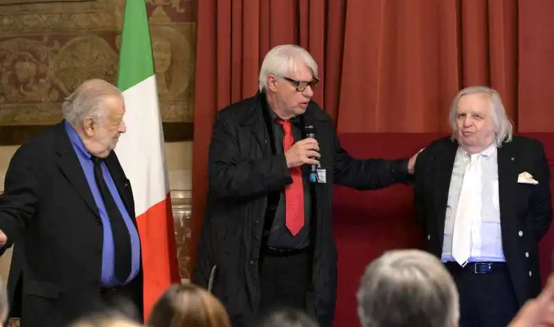 ricky tognazzi con i fratelli  pupi e antonio avati  foto di bacco