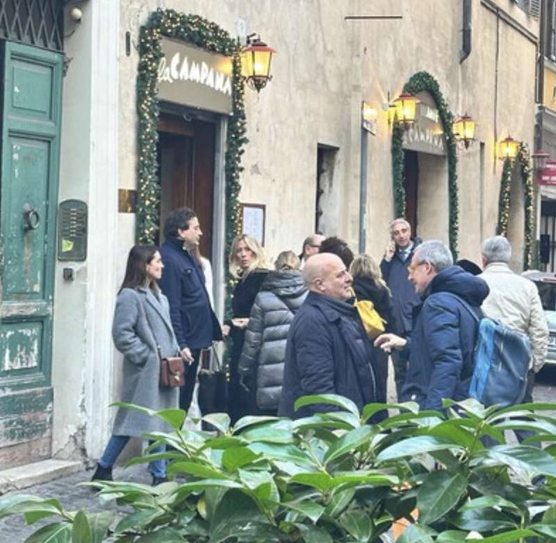 RIUNIONE DEI FRATELLI D ITALIA AL RISTORANTE LA CAMPANA