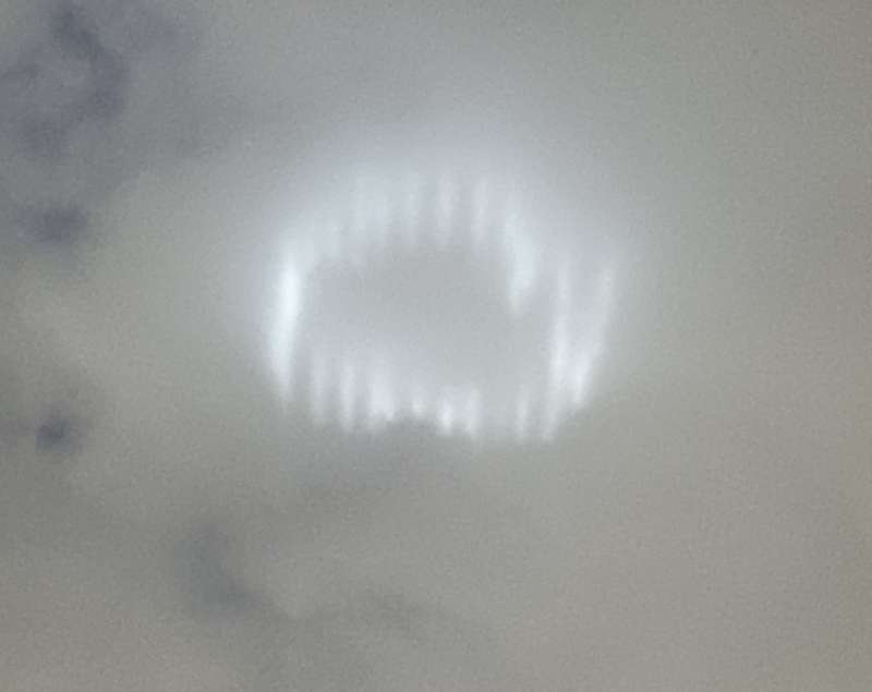 strane luci in cielo a milano 4