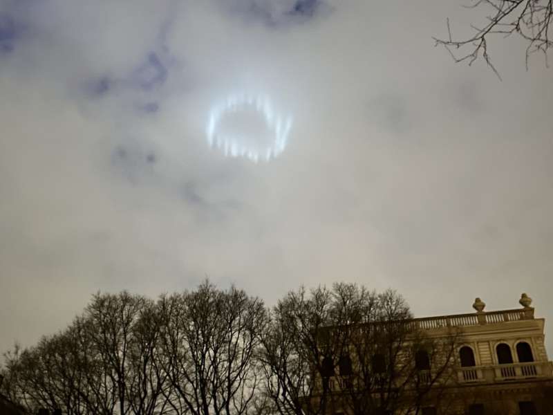 strane luci in cielo a milano 5