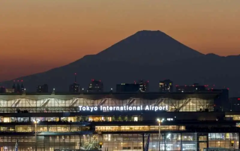 tokyo international airport  1