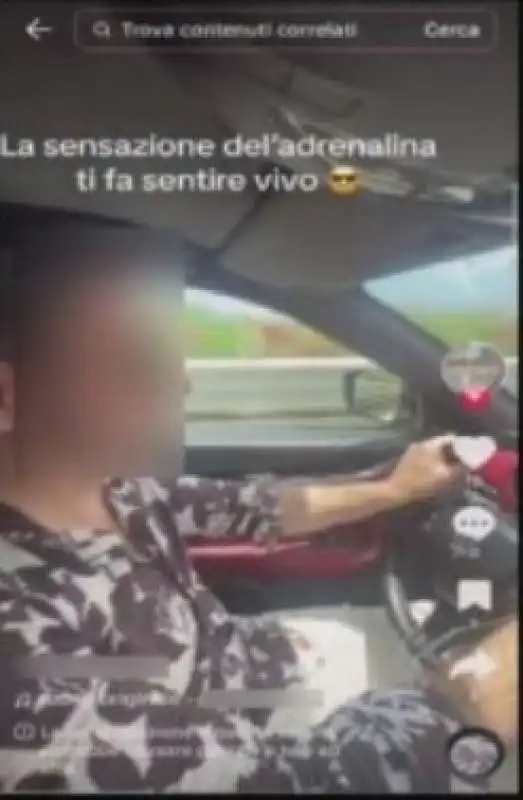 uomo guida a 270 chilometri orari la maserati sulla siracusa gela 2