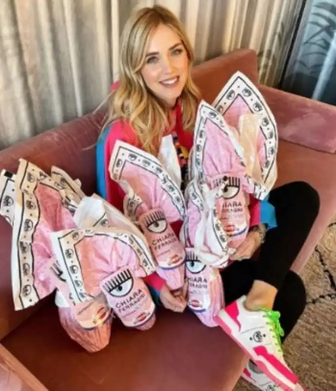 uovo di pasqua di chiara ferragni 3