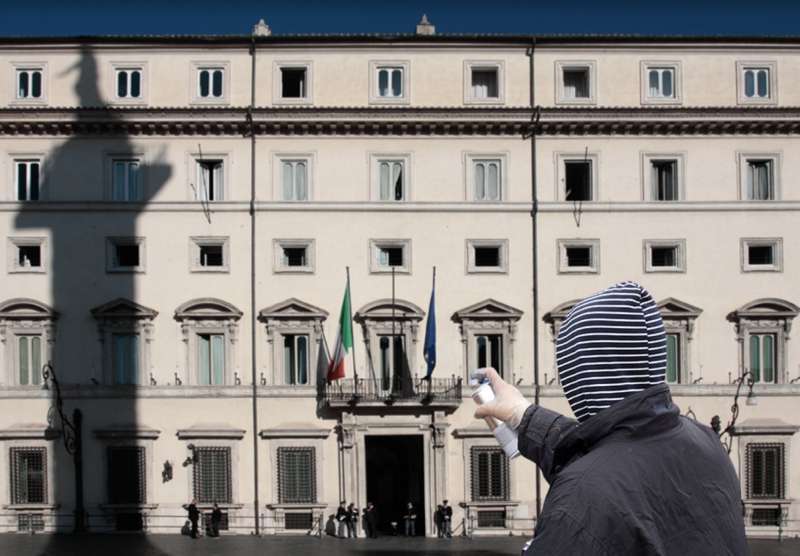 VANDALI A PALAZZO CHIGI