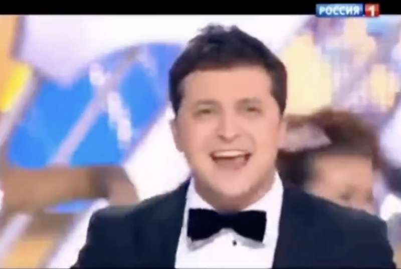 volodymyr zelensky balla sulla tv russa a capodanno nel 2013 4