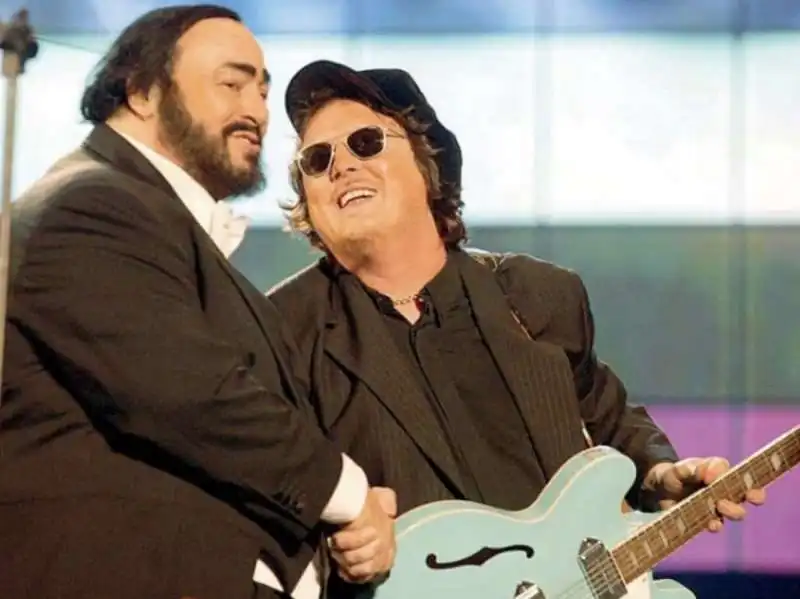 zucchero sul palco con pavarotti 